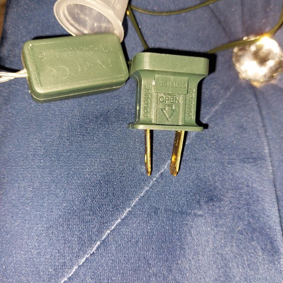 Clear Plastic Small Tree Topper Changes Color Beautiful for any tree - Picture 6 of 6